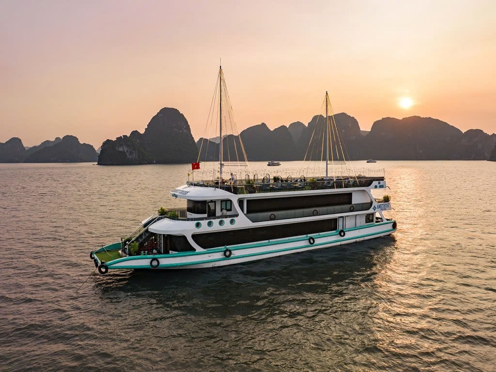 HALONG BAY DAY TRIP (Luxury 5* Cruise)