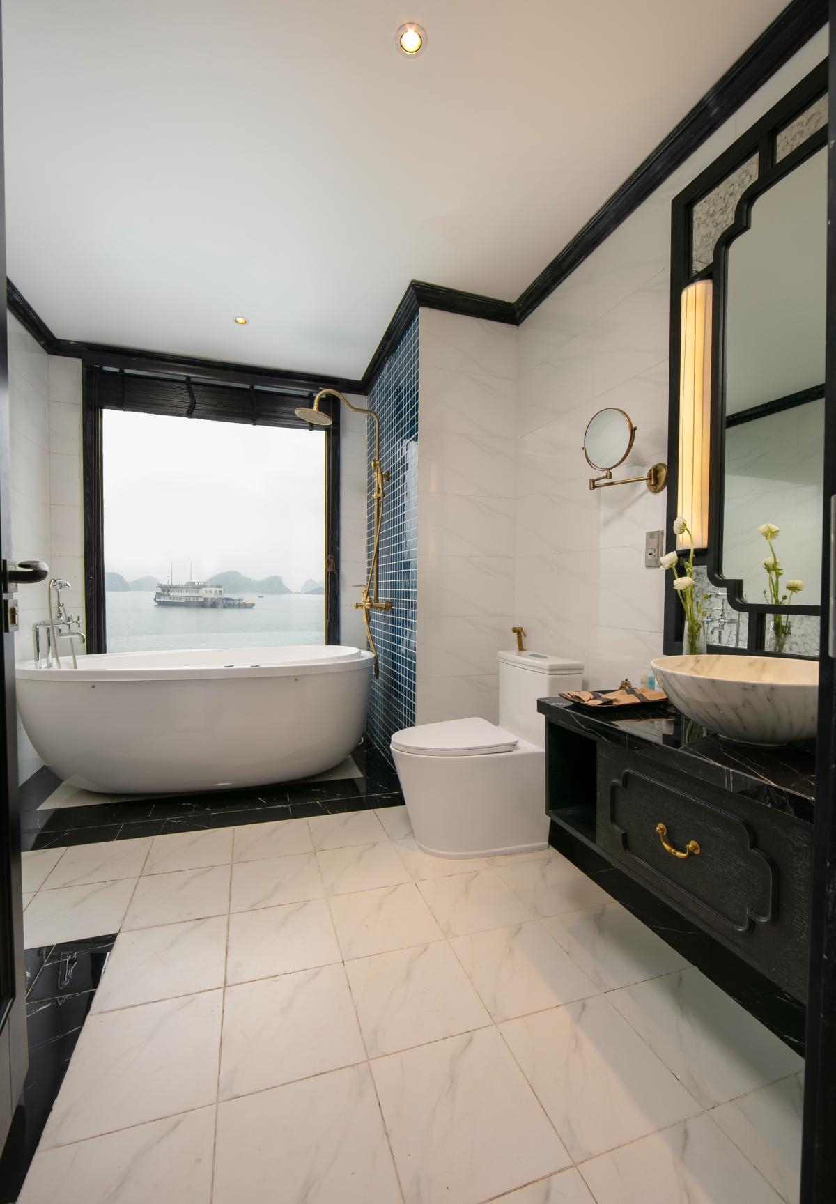 Halong Bay - Lan Ha Bay 2 days 1 night Luxury Cruise