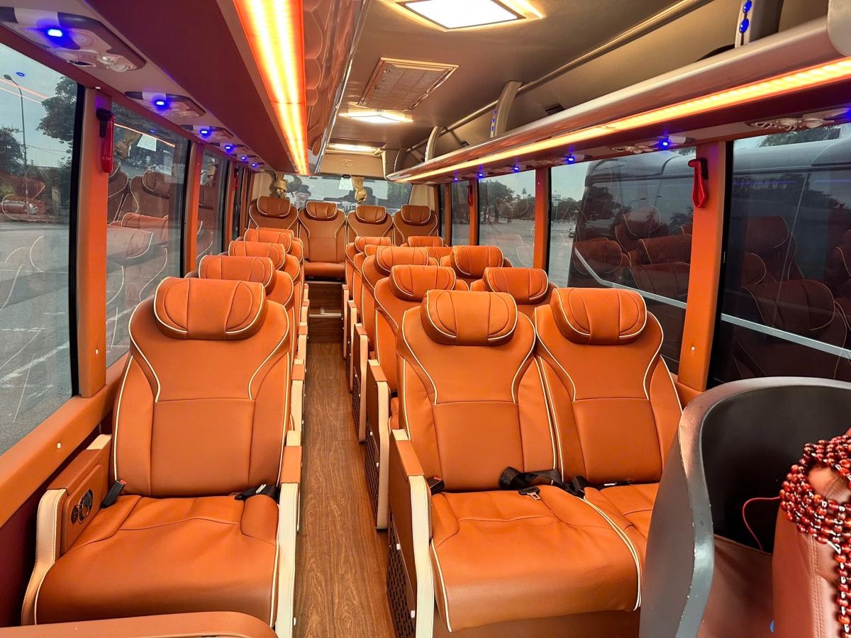 Limousine Hanoi - Halong/ Halong - Hanoi